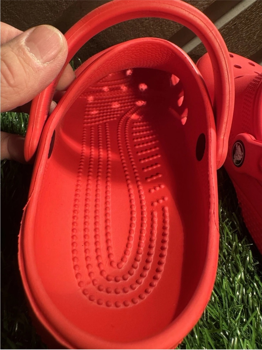 CROCS Women’s/Men’s Classic Clog in Bright Red - Picture 6 of 12